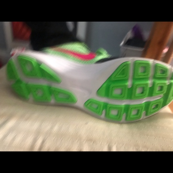 Nike - Picture 4 of 4